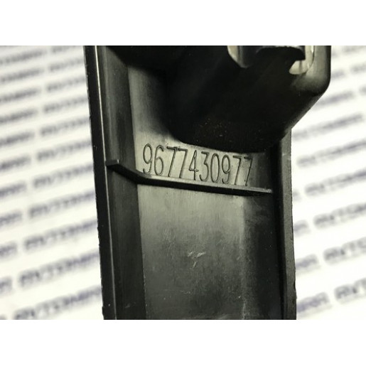 Накладка порога передняя левая Peugeot 308 2013-2021 9677430977